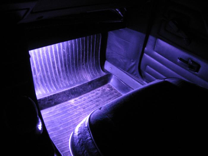 Подсветка ног водителя и пассажиров в ВАЗ-2107